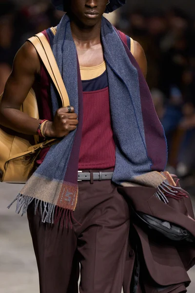 Look 37